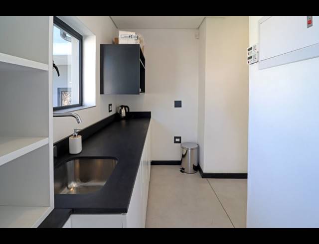 66.20M² BUSINESS TO LET IN PARKMORE